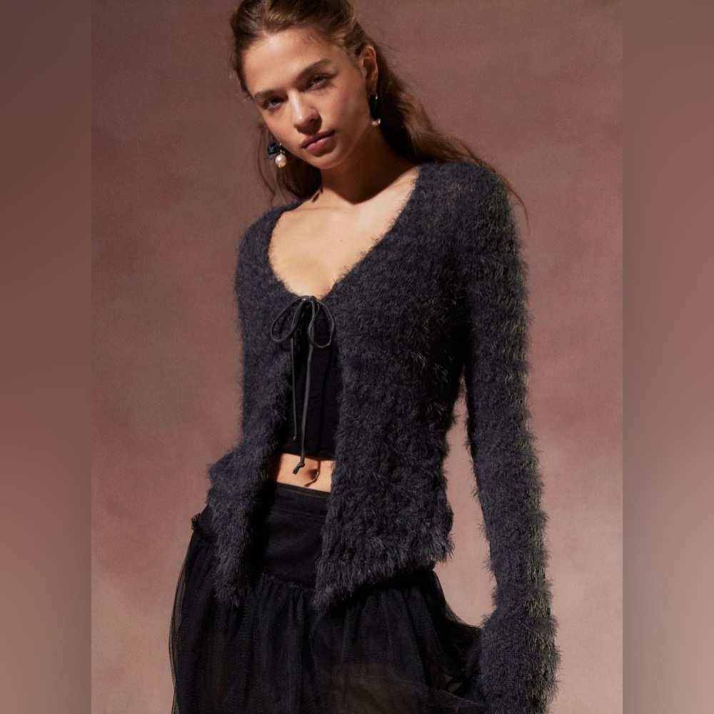 Kimchi Black willow eyelash cardigan